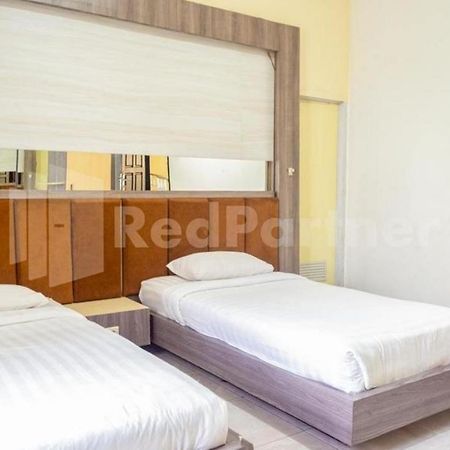 My Hommy Homestay Mitra Reddoorz Surabaja Zewnętrze zdjęcie