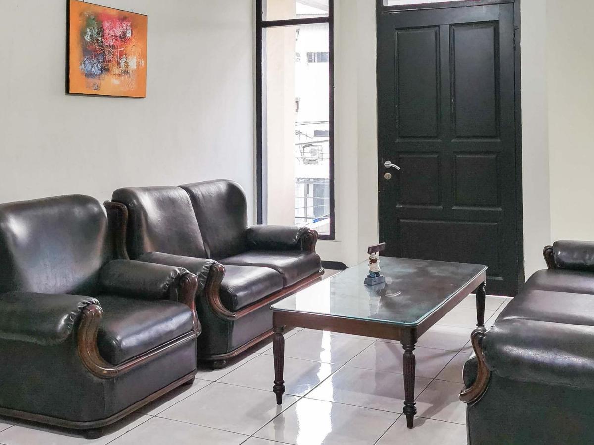 My Hommy Homestay Mitra Reddoorz Surabaja Zewnętrze zdjęcie