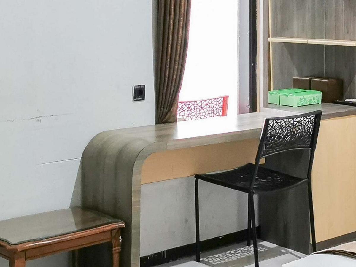 My Hommy Homestay Mitra Reddoorz Surabaja Zewnętrze zdjęcie