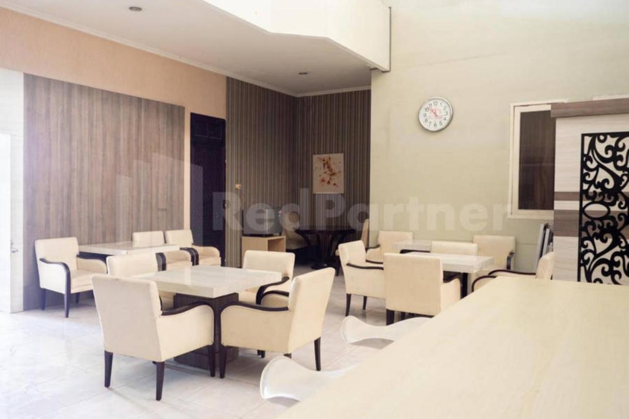 My Hommy Homestay Mitra Reddoorz Surabaja Zewnętrze zdjęcie