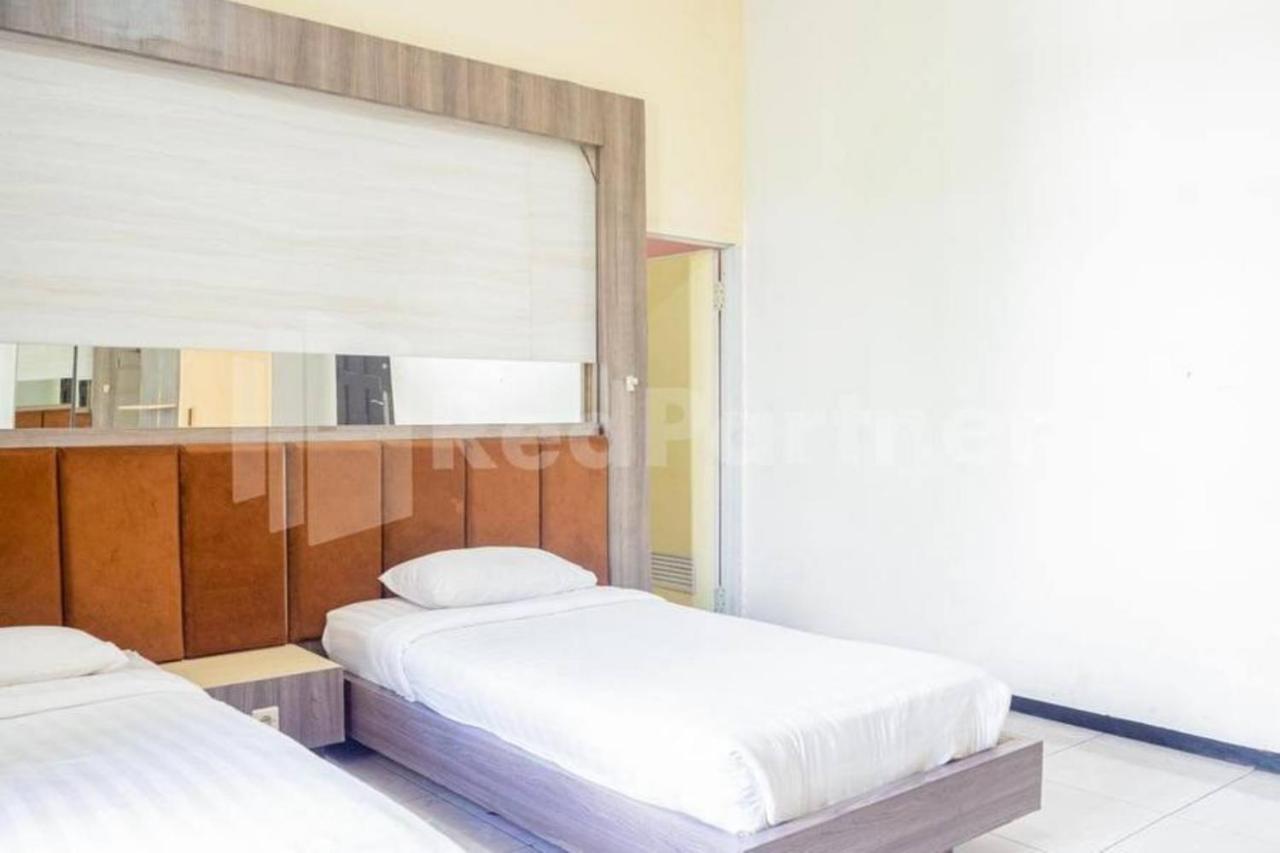 My Hommy Homestay Mitra Reddoorz Surabaja Zewnętrze zdjęcie
